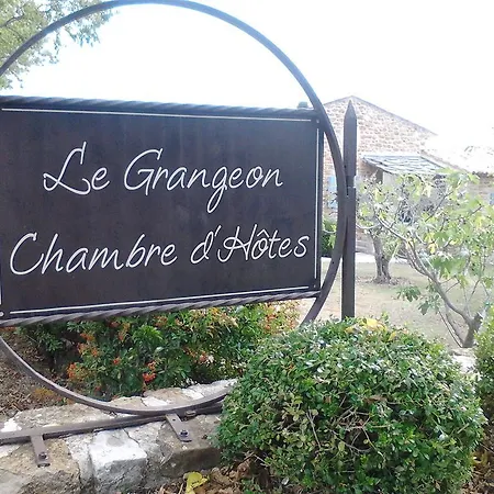 לינה וארוחת בוקר Le Grangeon 4*
