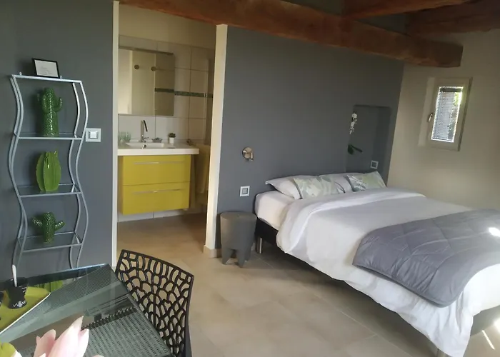 Le Grangeon Bed & Breakfast Cruis